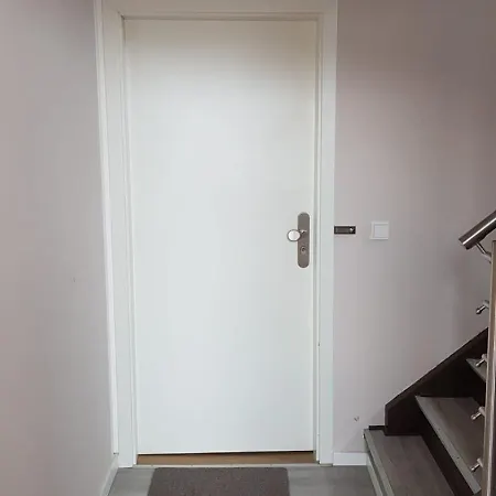 Me Wuerges 1 2 8 公寓